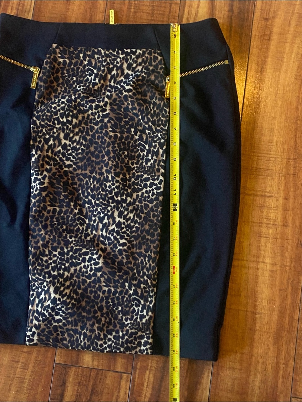 Michael Kors Black and Leopard Print Pencil Skirt with Gold Details Size 8P - Picture 9 of 9